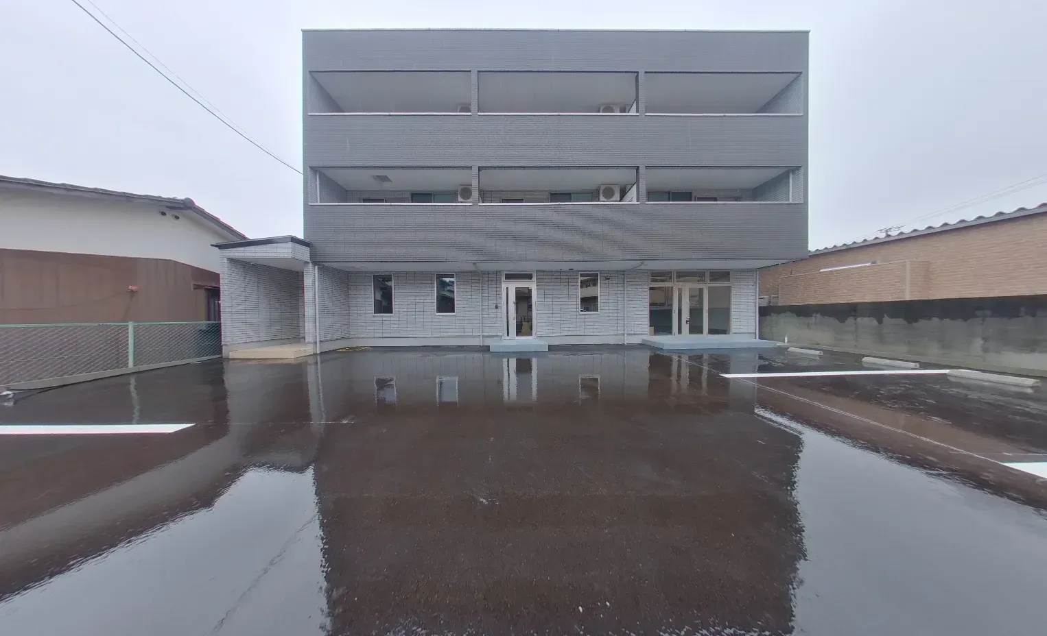 コーラルヒルズ野芥